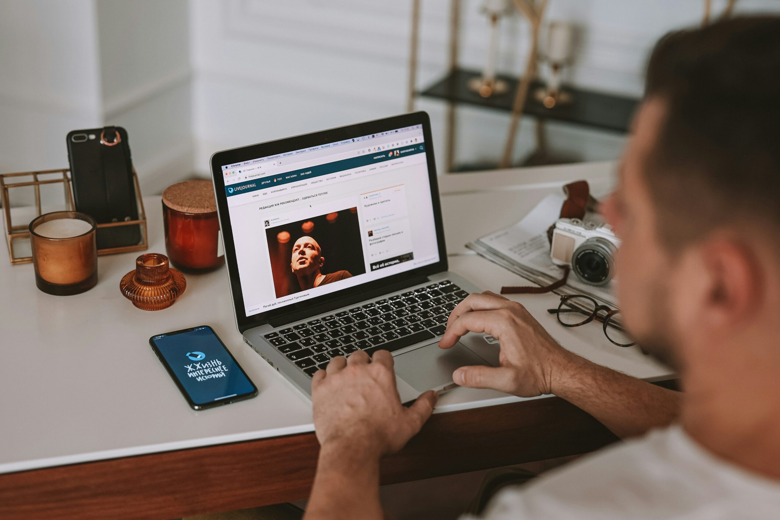 Hello World Featured Image